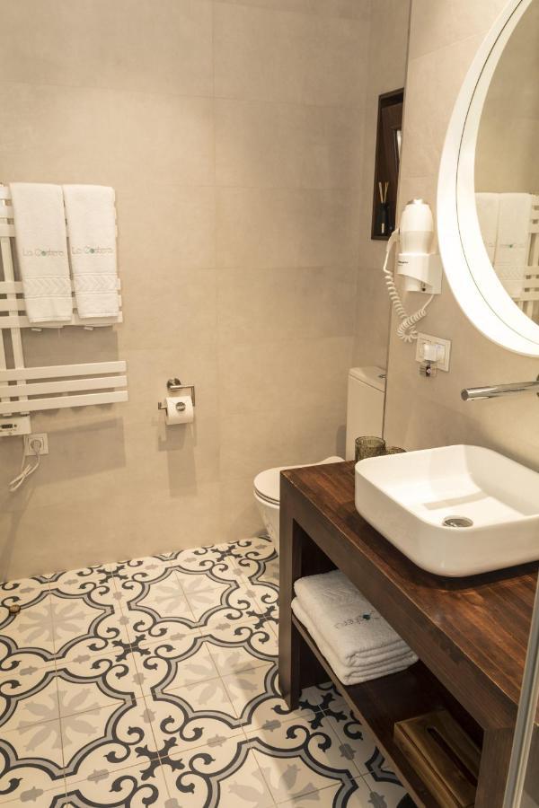 Junior Suite with Balcony,1414711257:JPEG